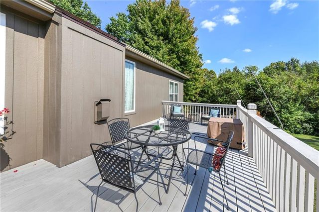 4421 Grand Court, Leavenworth, KS 66048