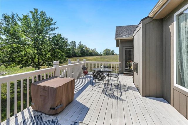 4421 Grand Court, Leavenworth, KS 66048