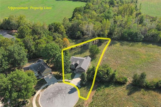 4421 Grand Court, Leavenworth, KS 66048