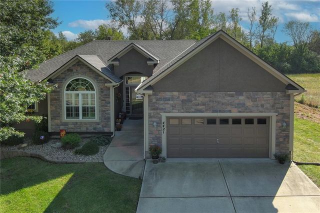 4421 Grand Court, Leavenworth, KS 66048