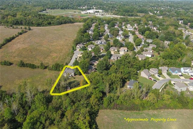 4421 Grand Court, Leavenworth, KS 66048