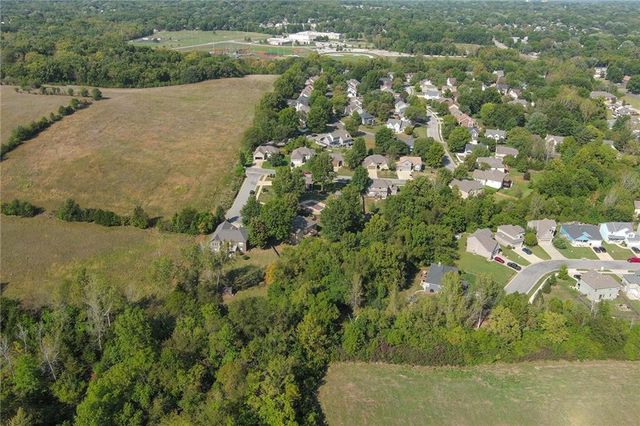 4421 Grand Court, Leavenworth, KS 66048