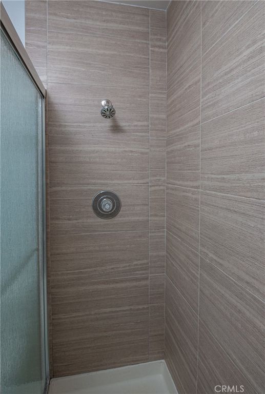 Image 21 of property listing at 11485 Moorpark Street 15, Studio City, CA 91602