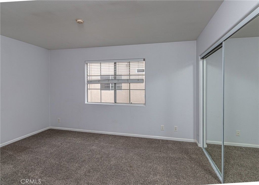 Image 22 of property listing at 11485 Moorpark Street 15, Studio City, CA 91602