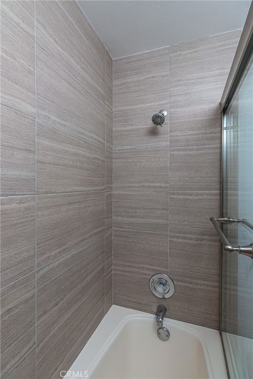 Image 26 of property listing at 11485 Moorpark Street 15, Studio City, CA 91602