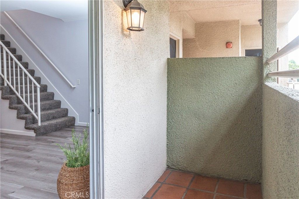 Image 31 of property listing at 11485 Moorpark Street 15, Studio City, CA 91602