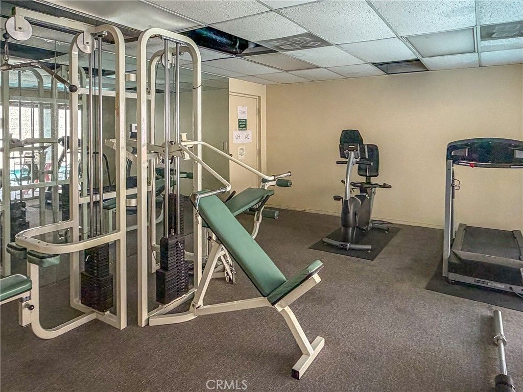 Image 35 of property listing at 11485 Moorpark Street 15, Studio City, CA 91602