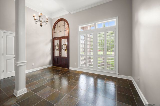 18933 Vignes Lake Ave, Baton Rouge, LA 70817