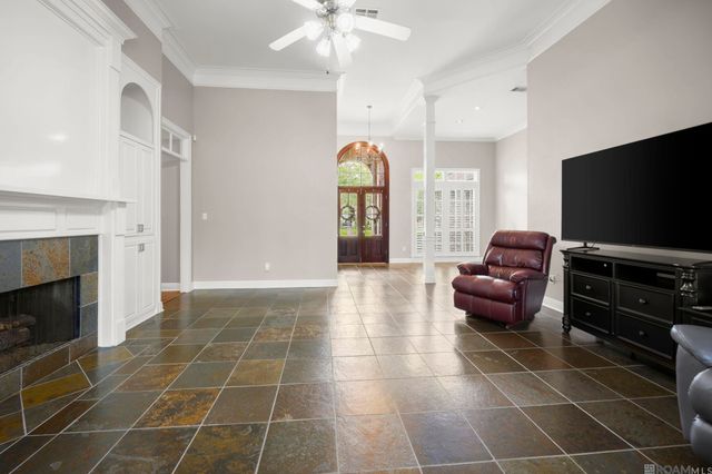18933 Vignes Lake Ave, Baton Rouge, LA 70817