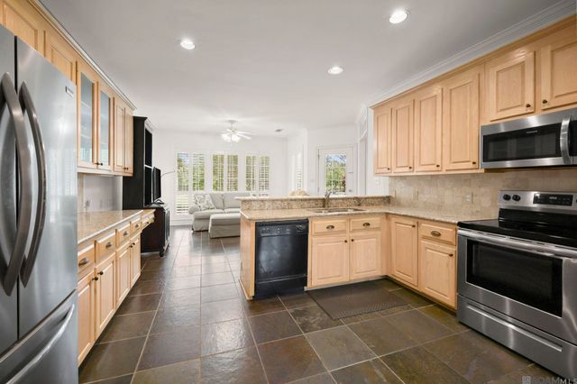 18933 Vignes Lake Ave, Baton Rouge, LA 70817