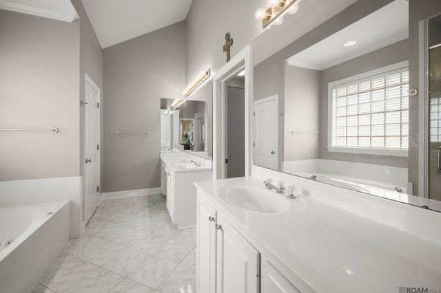 18933 Vignes Lake Ave, Baton Rouge, LA 70817