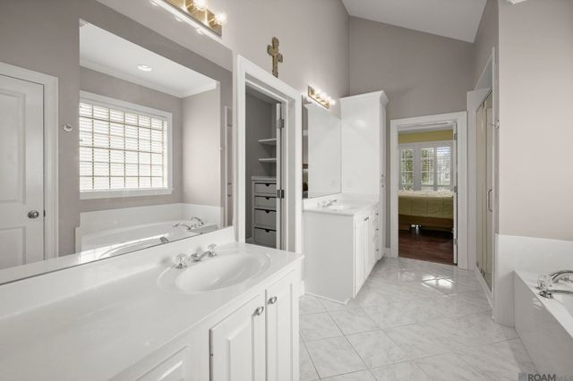 18933 Vignes Lake Ave, Baton Rouge, LA 70817