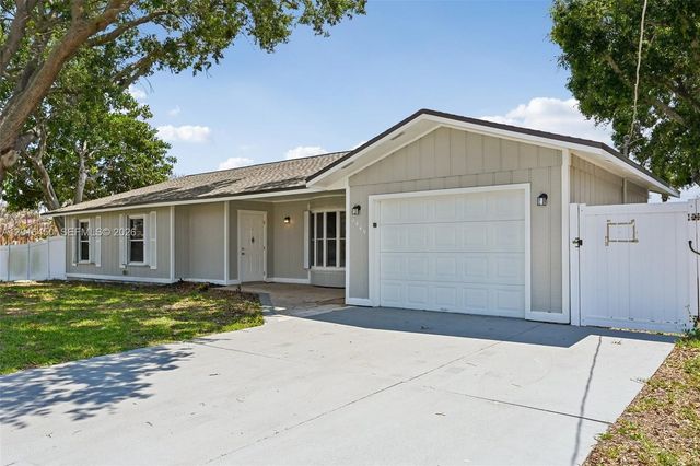 2449 SE Aneci St, Port St. Lucie, FL 34984