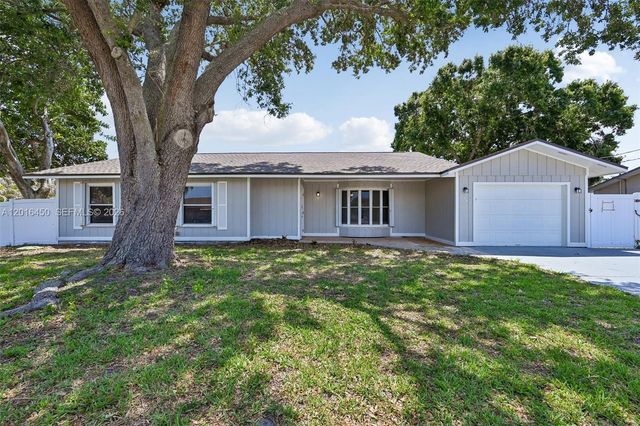 2449 SE Aneci St, Port St. Lucie, FL 34984