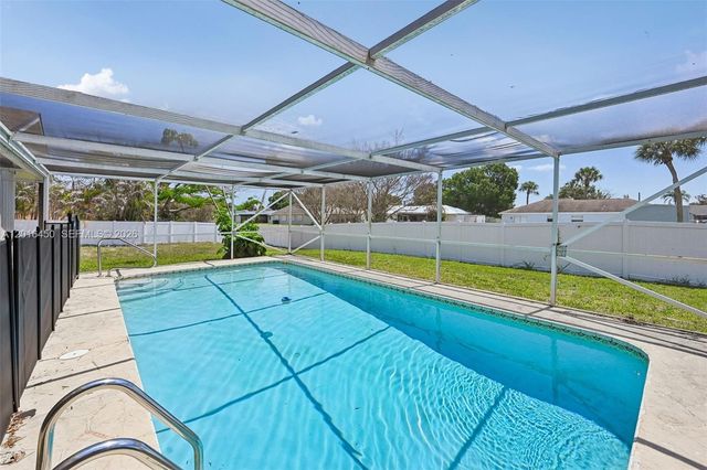 2449 SE Aneci St, Port St. Lucie, FL 34984