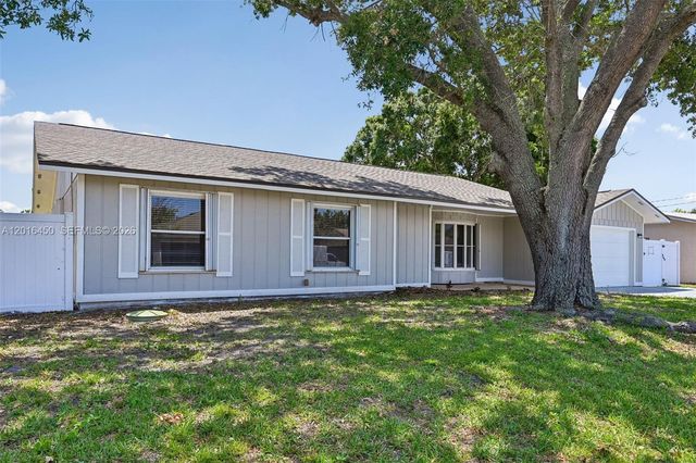 2449 SE Aneci St, Port St. Lucie, FL 34984