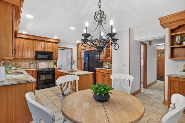 8906 138th Street Court, Apple Valley, MN 55124