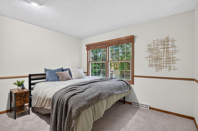 8906 138th Street Court, Apple Valley, MN 55124