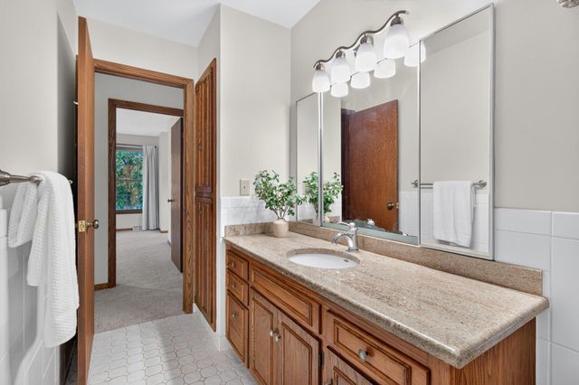 8906 138th Street Court, Apple Valley, MN 55124