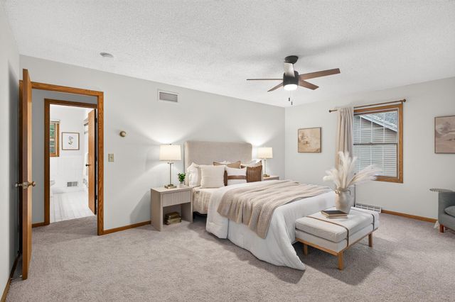 8906 138th Street Court, Apple Valley, MN 55124