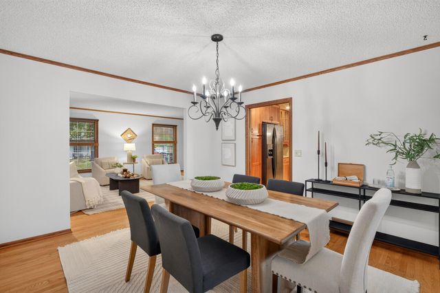 8906 138th Street Court, Apple Valley, MN 55124