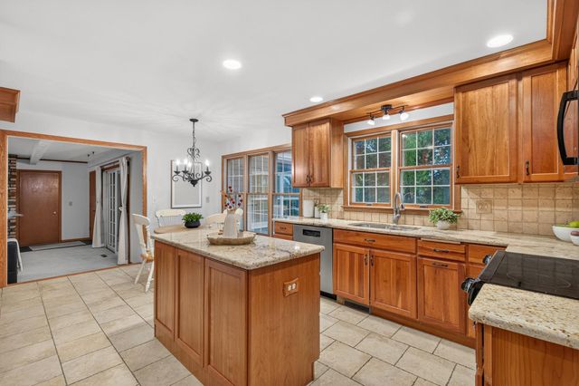 8906 138th Street Court, Apple Valley, MN 55124