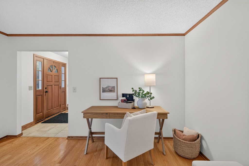 8906 138th Street Court, Apple Valley, MN 55124 — photo 4