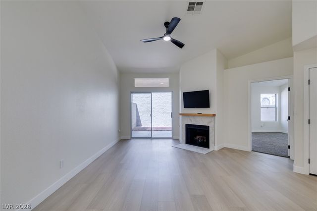 9712 Fionna Lane 102, Las Vegas, NV 89129
