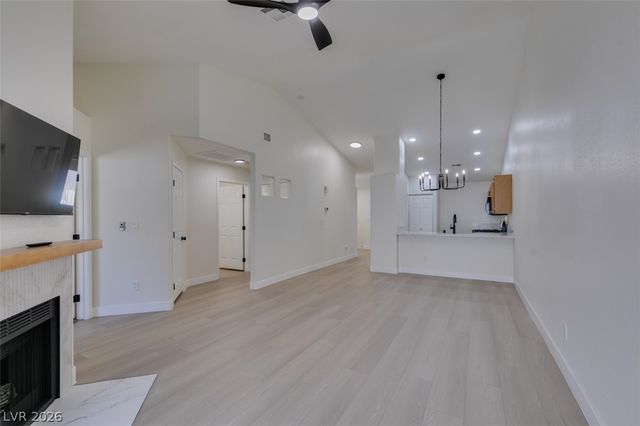 9712 Fionna Lane 102, Las Vegas, NV 89129