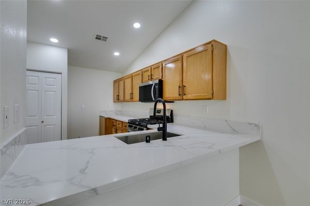 9712 Fionna Lane 102, Las Vegas, NV 89129