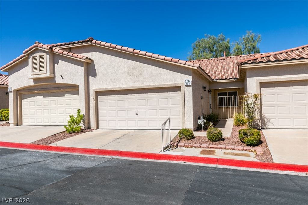 9712 Fionna Lane 102, Las Vegas, NV 89129 — photo 4