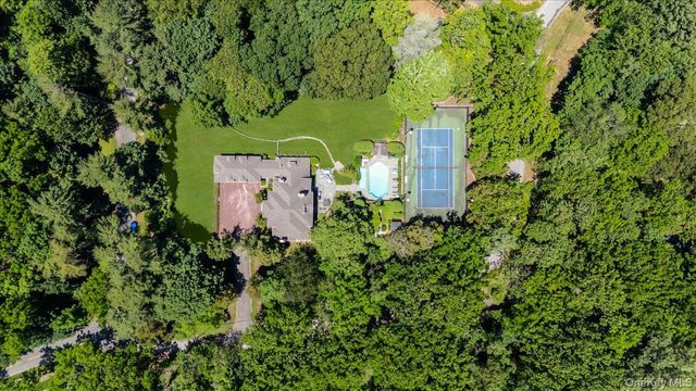 11 Oak Hill Road, Lloyd Harbor, NY 11743