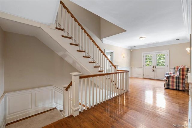 11 Oak Hill Road, Lloyd Harbor, NY 11743
