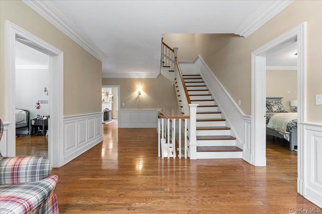 11 Oak Hill Road, Lloyd Harbor, NY 11743