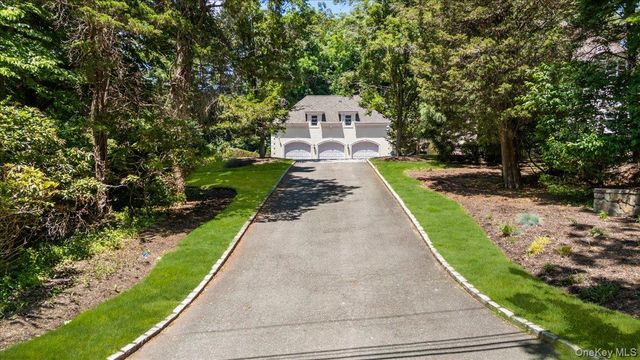 11 Oak Hill Road, Lloyd Harbor, NY 11743