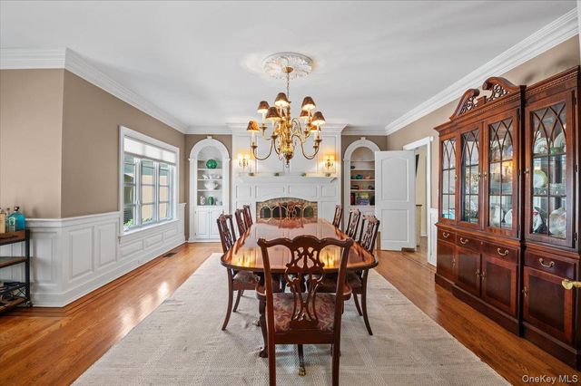11 Oak Hill Road, Lloyd Harbor, NY 11743