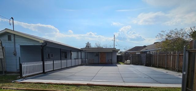 219 N 12th St, Thibodaux, LA 70301