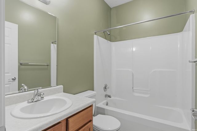 12002 Shearwater Run, Fort Wayne, IN 46845