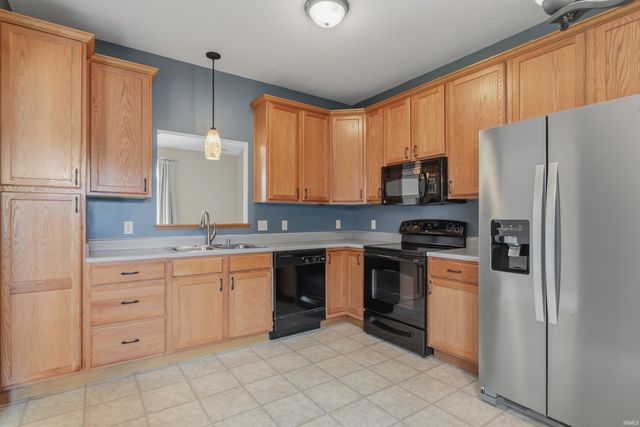12002 Shearwater Run, Fort Wayne, IN 46845