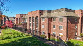 14308 Conway Meadows Court 301, Chesterfield, MO 63017