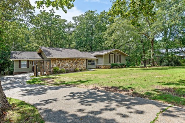906 Wimbledon Drive, Dothan, AL 36305