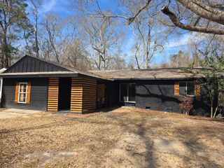 2815 Hillside Dr., Hattiesburg, MS 39401