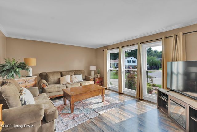 6904 Bellcrest Ct, Louisville, KY 40291