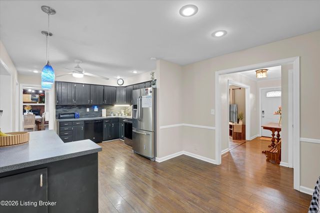 6904 Bellcrest Ct, Louisville, KY 40291