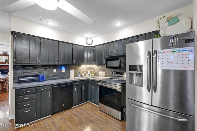 6904 Bellcrest Ct, Louisville, KY 40291