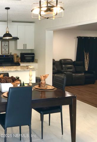 7947 CHATEAU Drive, Jacksonville, FL 32221