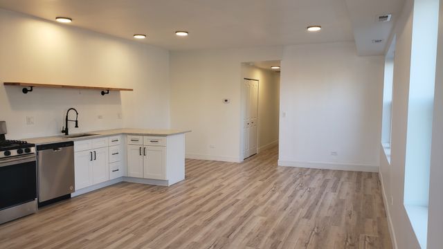 1123 N Mozart Street 2, Chicago, IL 60622