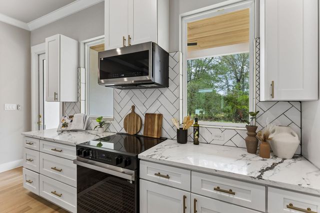 114 Heleakala DR, Bastrop, TX 78602