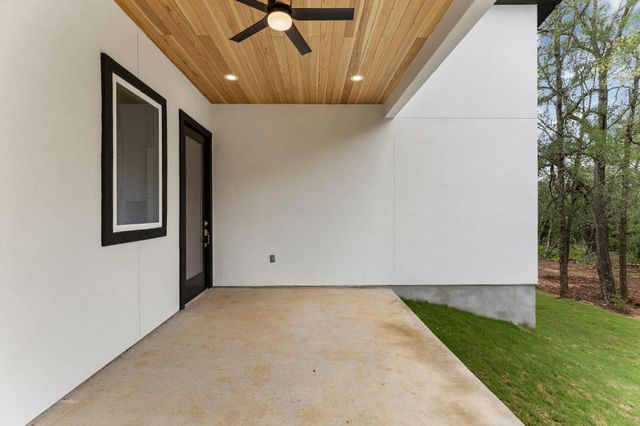 114 Heleakala DR, Bastrop, TX 78602