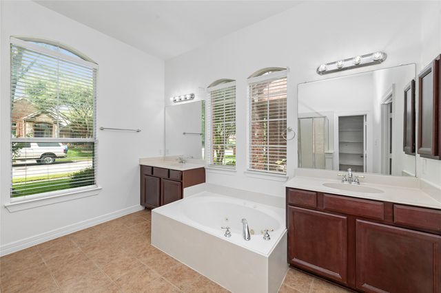 6521 Diamond Drive, Mckinney, TX 75070